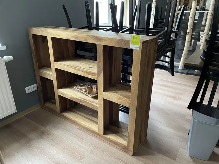 Holzregal
